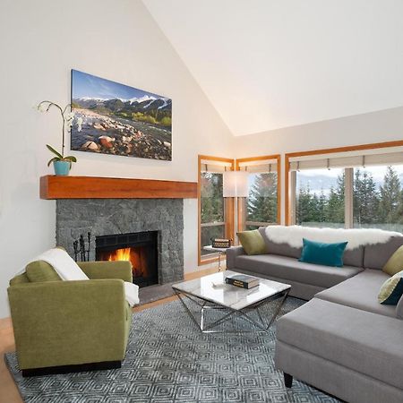 Painted Cliff 11 | Dog Friendly! Ski-In Ski-Out Benchlands Townhome W/ Hot Tub & Fireplace วิสต์เลอร์ ภายนอก รูปภาพ