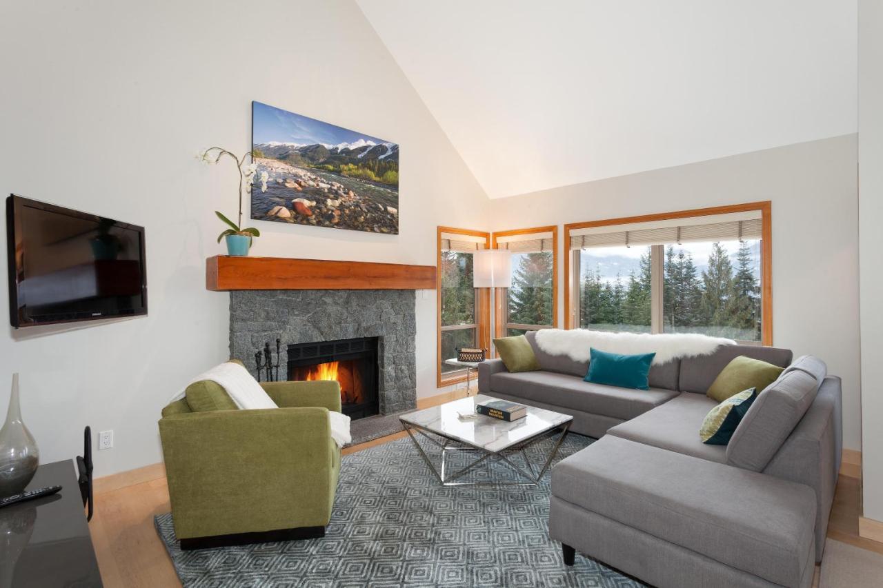 Painted Cliff 11 | Dog Friendly! Ski-In Ski-Out Benchlands Townhome W/ Hot Tub & Fireplace วิสต์เลอร์ ภายนอก รูปภาพ